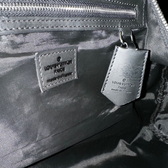 Louis Vuitton bag - Picture 9 of 11